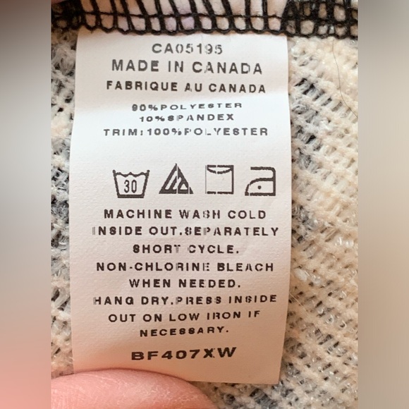 Canadian made Svetlana multi-textured single-button blazer - Picture 7 of 8